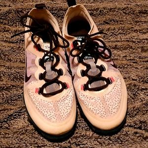 4.5y girls vapormax flynit